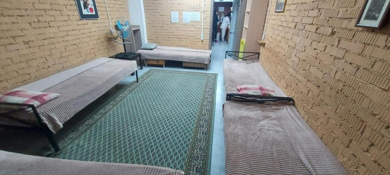 Family Hostel 阿拉木图 外观 照片